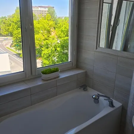 Apartament Na Portowej * קולובז'ג